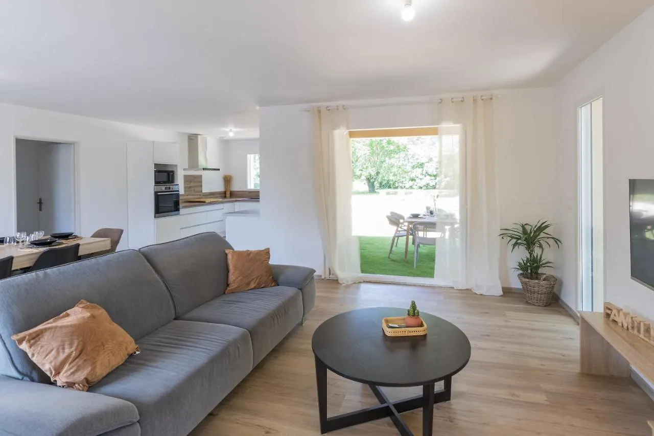 Villa Graveyron - Maison Avec Piscine Privee Berrias-et-Casteljau Holiday home